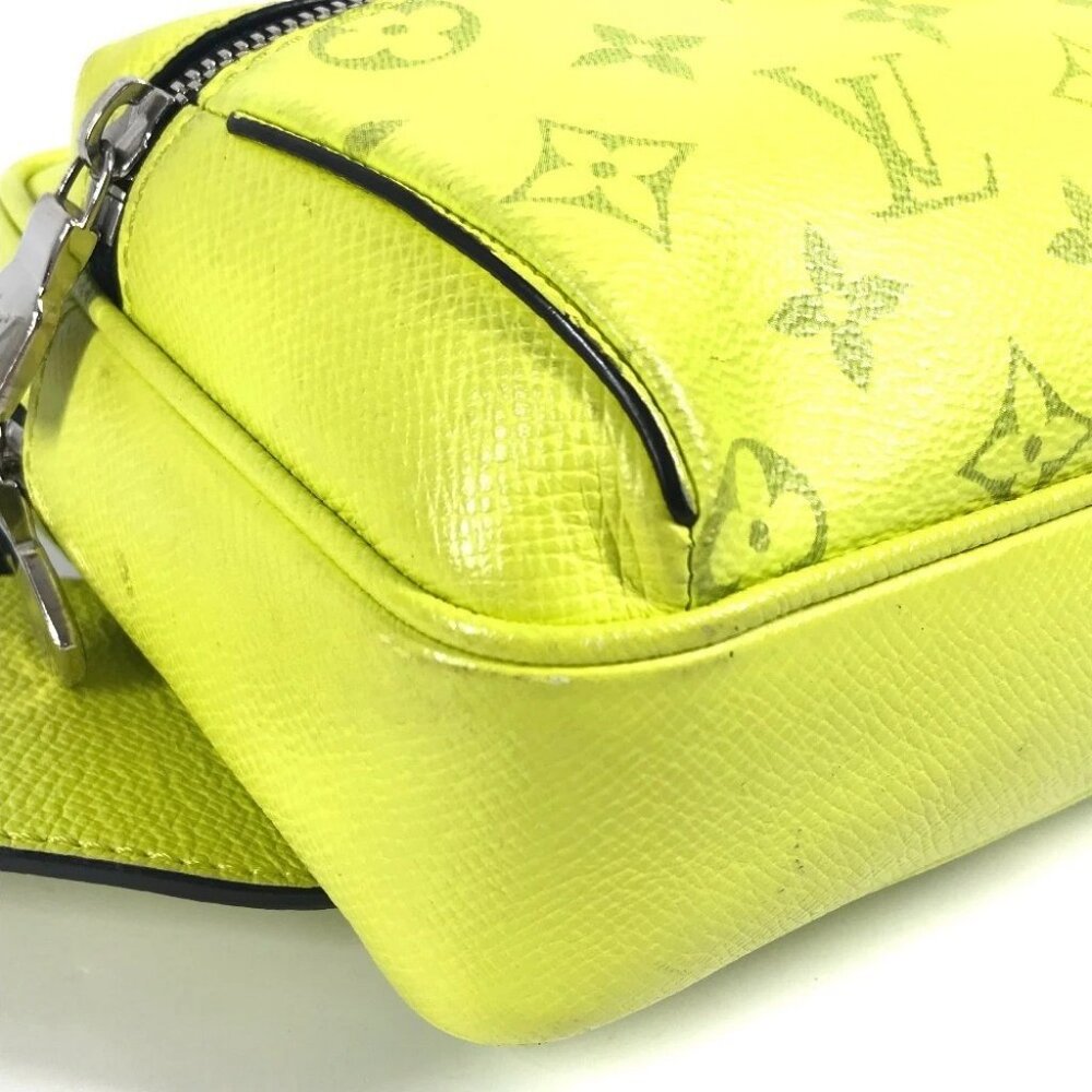 LOUIS VUITTON M30239 Taigalama Outdoor Messenger PM Shoulder Bag body bag - Picture 4 of 16